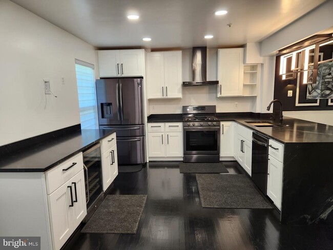 Building Photo - 12825 Town Center Way