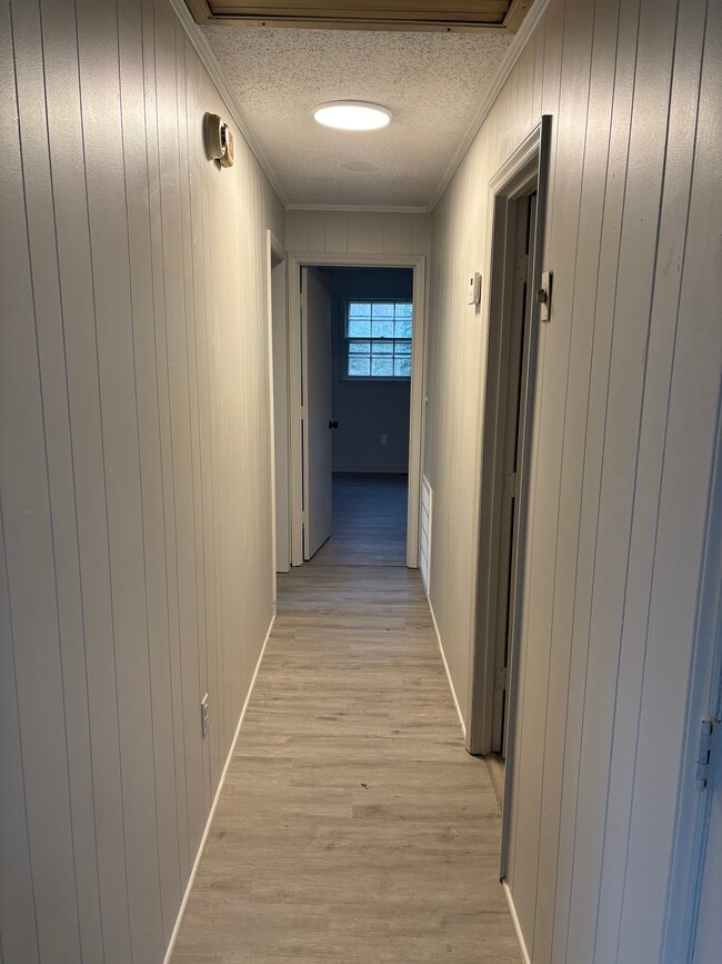 Building Photo - 37 Cedarvilla Dr