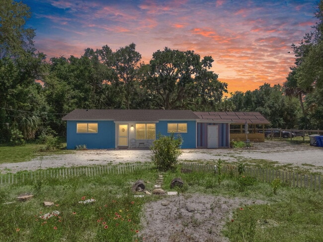 Building Photo - 8012 US-1