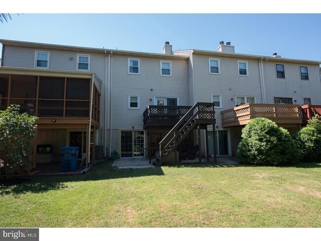 Building Photo - 538 Susan Dr