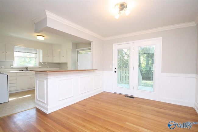 Building Photo - 403 Arthur St NW