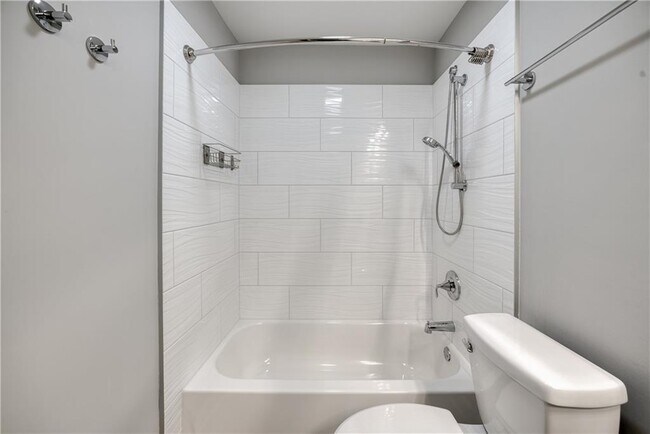 Building Photo - 2997 Whispering Hills Ct