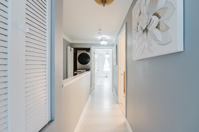 Building Photo - 700 E Palmetto Park Rd