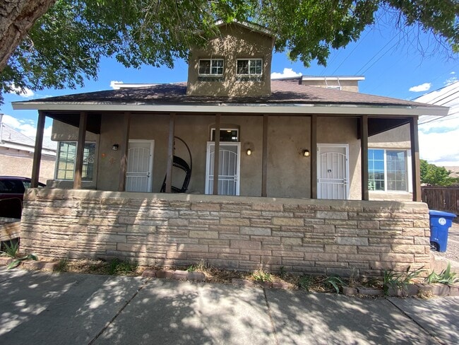 Building Photo - 508 5th St SW
