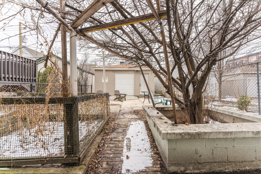 Building Photo - 1705 N Talman Ave