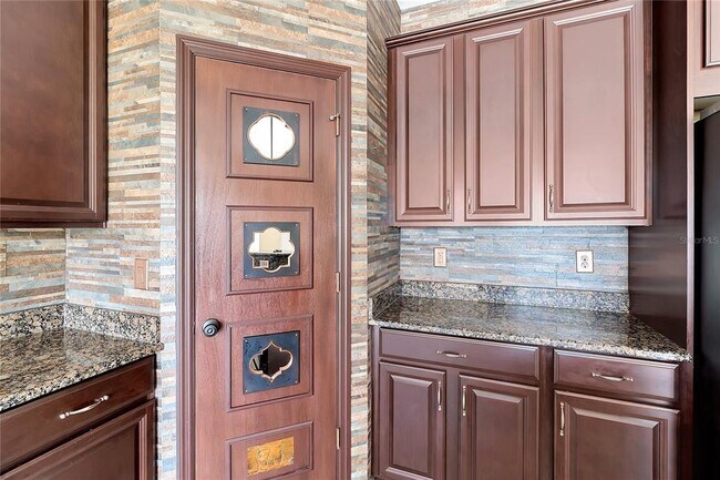Building Photo - 6289 Falcon Lair Dr