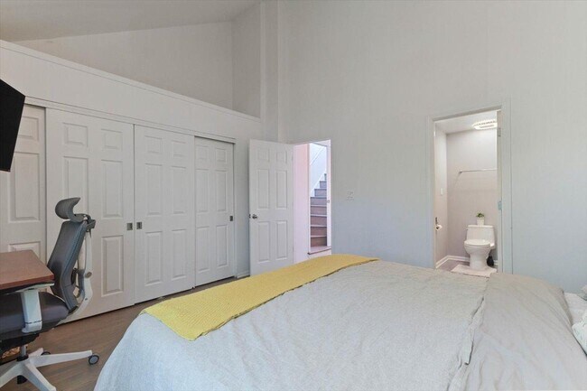 Building Photo - 2 bedroom in Chicago IL 60614