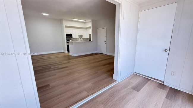 Building Photo - 9705 Hammocks Blvd