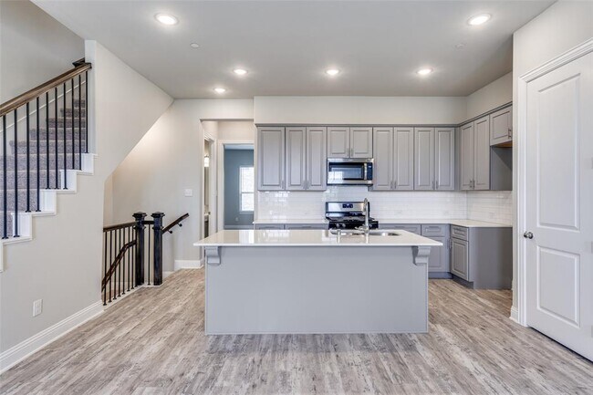 Building Photo - 4238 Shavano Dr
