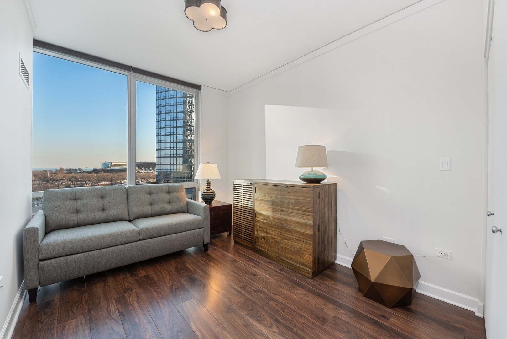 Building Photo - 1201 S Prairie Ave