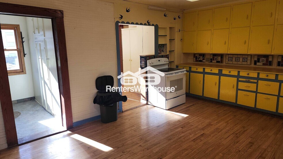 Building Photo - 1134 Rustic Rd 4