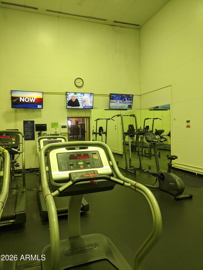 Building Photo - 1321 N Jamaica Way