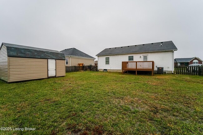 Building Photo - 585 Tecumseh Dr
