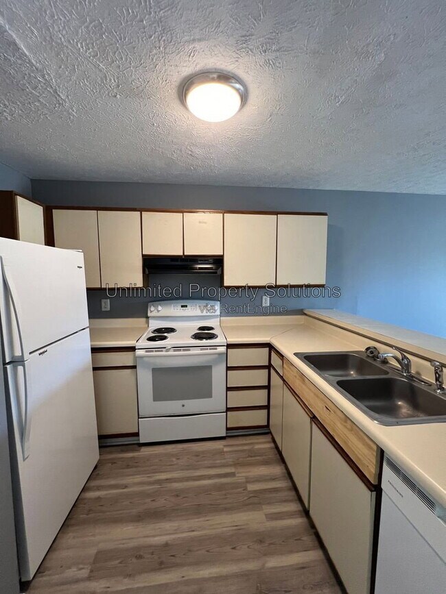 Building Photo - 213 Sunn Aire Ct