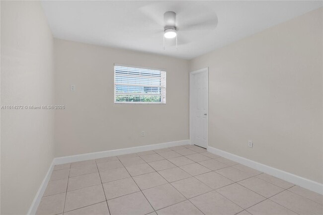 Building Photo - 2309 SW 62nd Ave