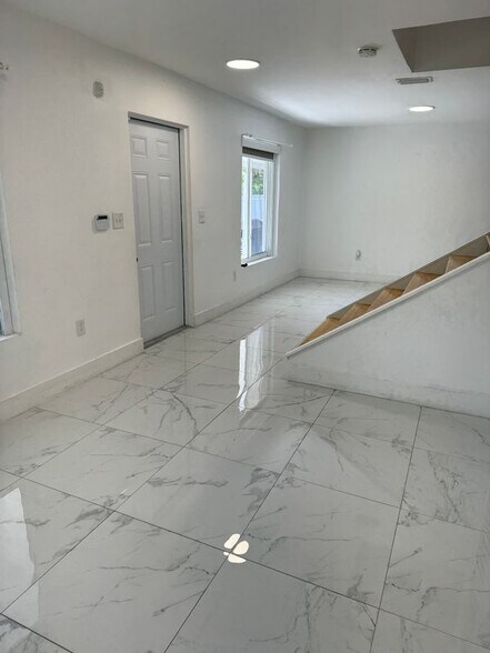 Building Photo - 2807 NW 11th St