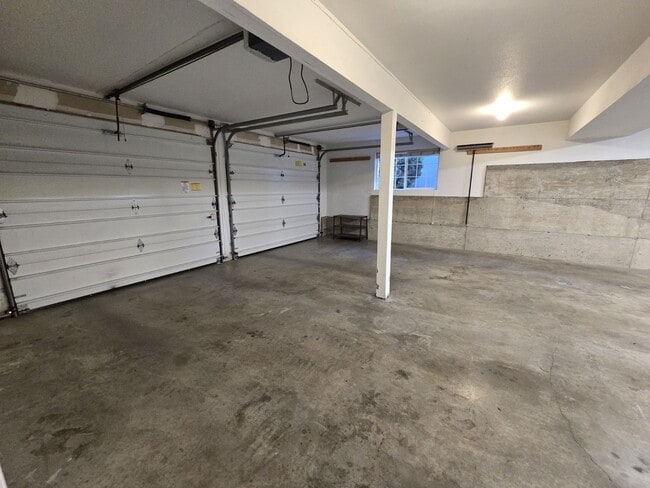 Building Photo - 1335 NW Vallejo St