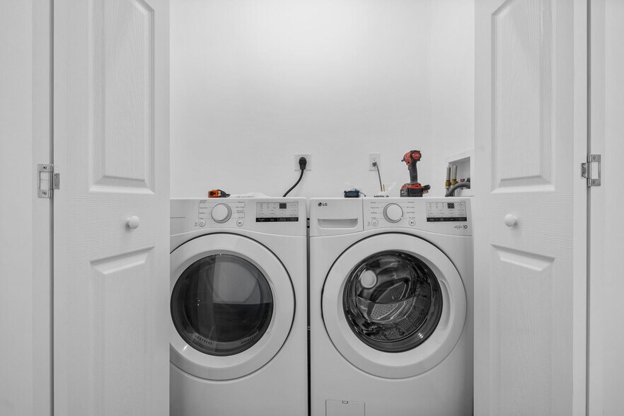 Building Photo - 172 Lexington Ave