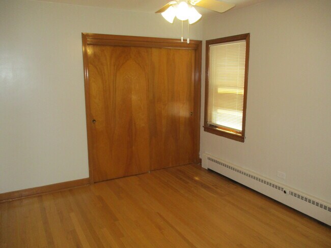 Building Photo - 6170 N Meade Ave