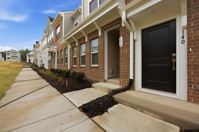 Building Photo - Silver Fir Ln - Garner