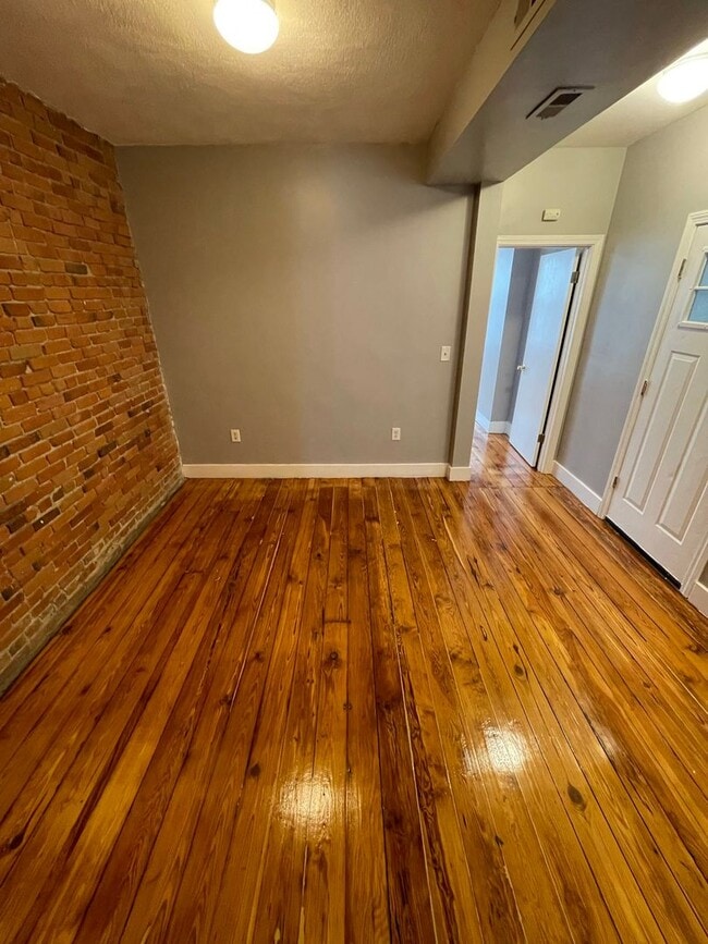 Building Photo - 1277mas