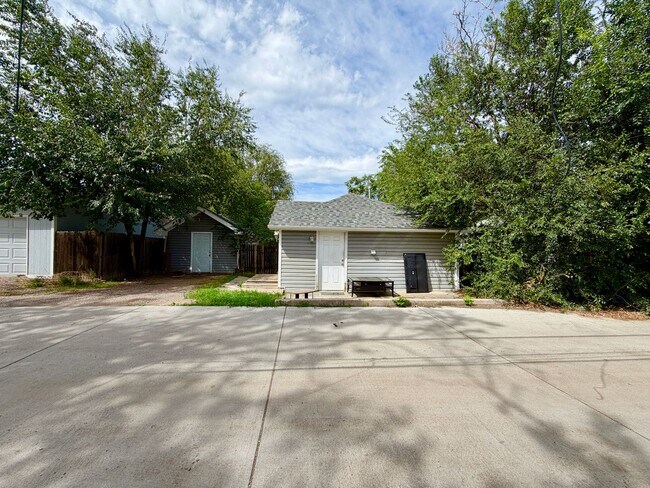 Building Photo - 3074 S Elati St