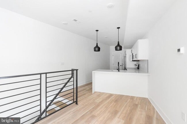 Building Photo - 1255 N 23rd St