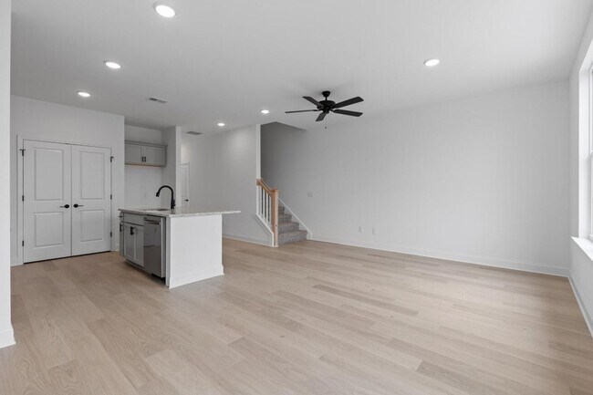 Building Photo - Brand New Construction Townhomes at James Creek!