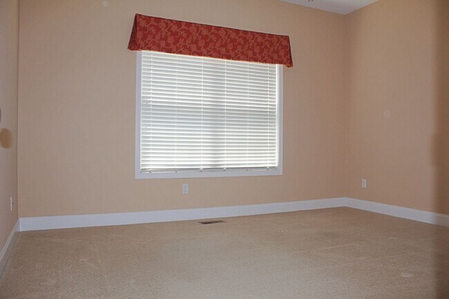 Building Photo - For Rent - Charming 3BR/2BA Home in Macken...
