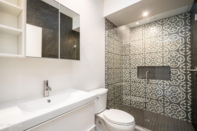Building Photo - 1029 Calle Parque Dr