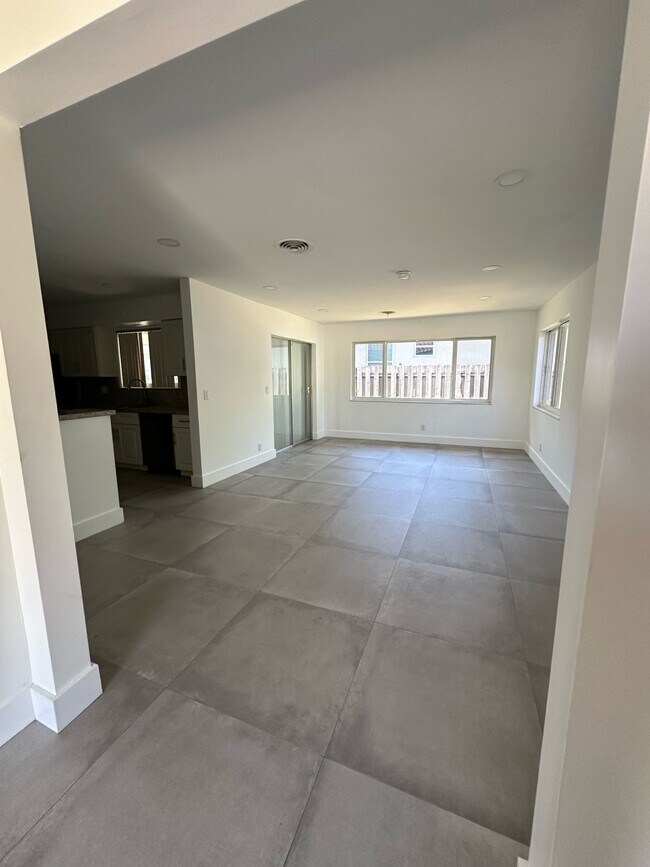 Building Photo - 4407 Arthur St