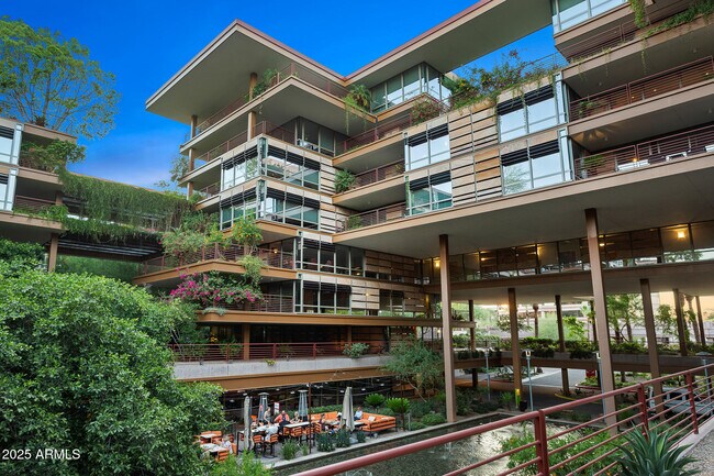 Building Photo - 7167 E Rancho Vista Dr