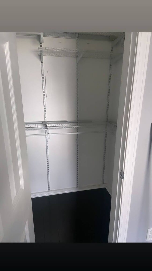 Building Photo - 422 Cypress Rd