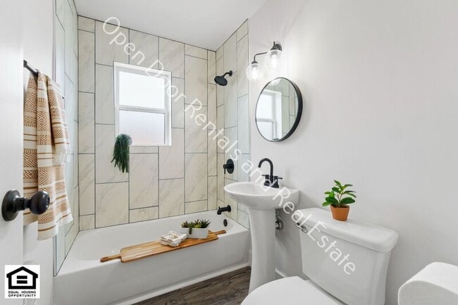 Building Photo - 1823 Griswold Dr