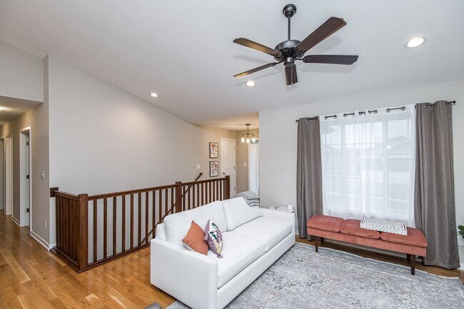 Building Photo - 3367 Ridgeline Dr SE