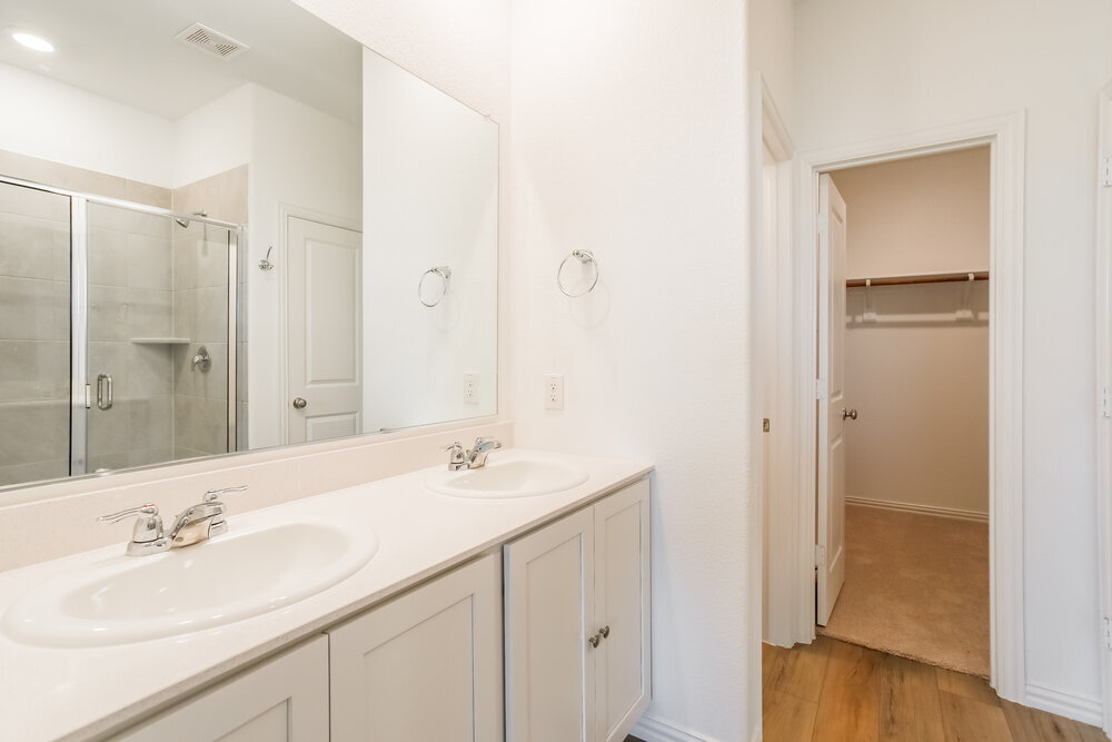 Building Photo - 14733 San Pablo Dr