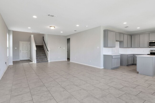 Building Photo - 227 Kellys Heroes Wy