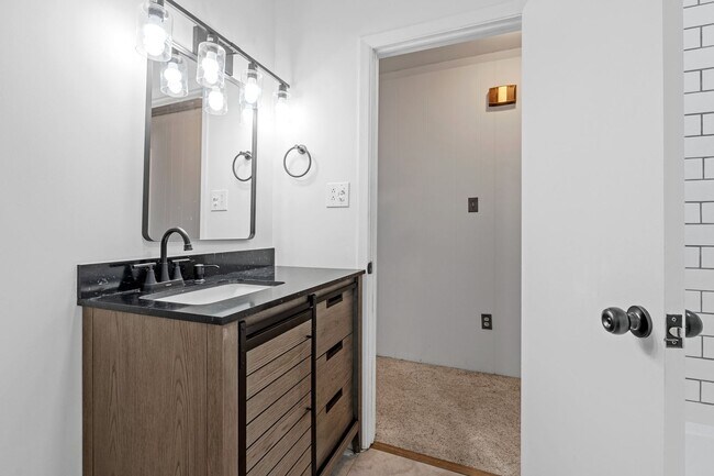 Building Photo - Charming 3 Bedrooms, 1.5 Bath Ranch Home Minutes From Lake Cooley