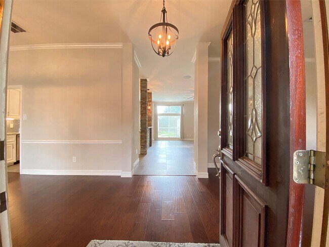 Building Photo - 2222 Alberton Ln