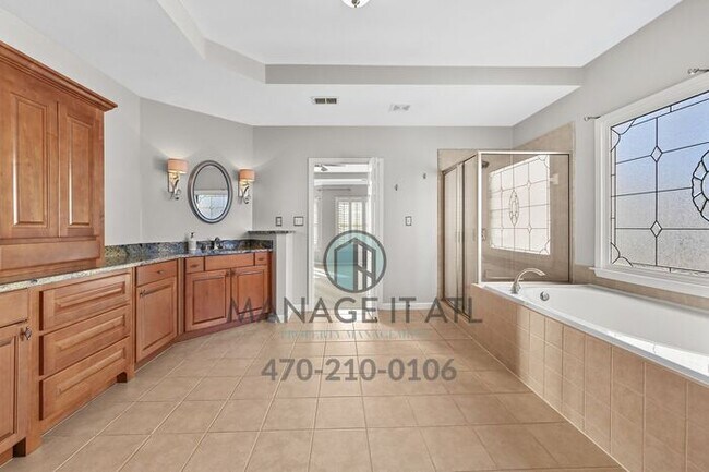 Building Photo - Fabulous 5-bedroom house with modern ameni...