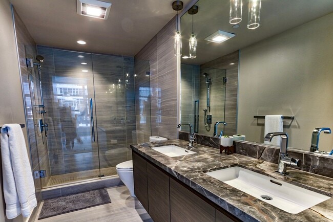 Building Photo - 2bd/1.75ba Seattle Condo