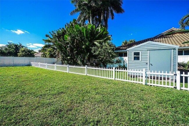 Building Photo - 21230 NE 24th Ct