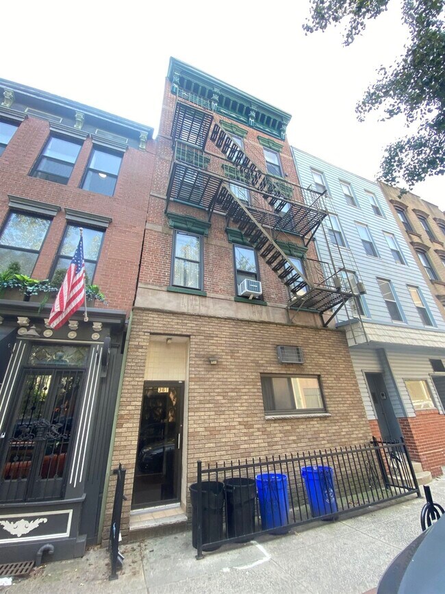 Building Photo - 361 1st St