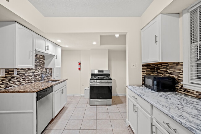 Building Photo - 4632 A St SE