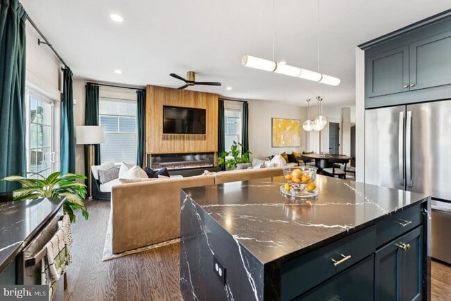 Building Photo - 1333 Eastern Ave NE