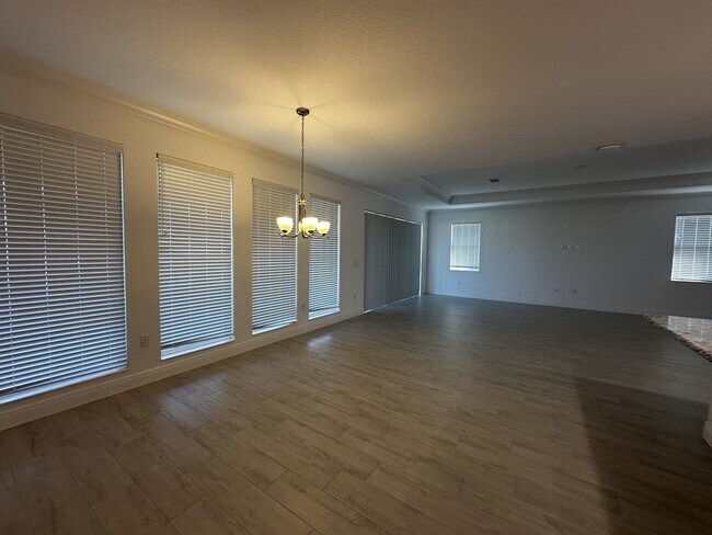 Building Photo - 9754 SW 103rd Ave