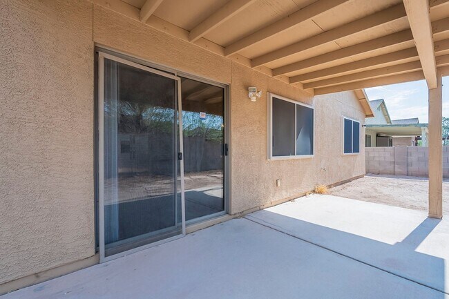 Building Photo - Spacious 3-Bed Tucson Rental with Garage &...