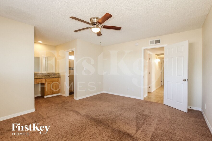 Building Photo - 3827 W Loma Ln