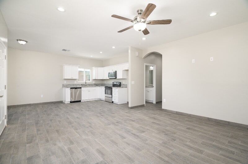 Building Photo - 1222 N 13th Ave