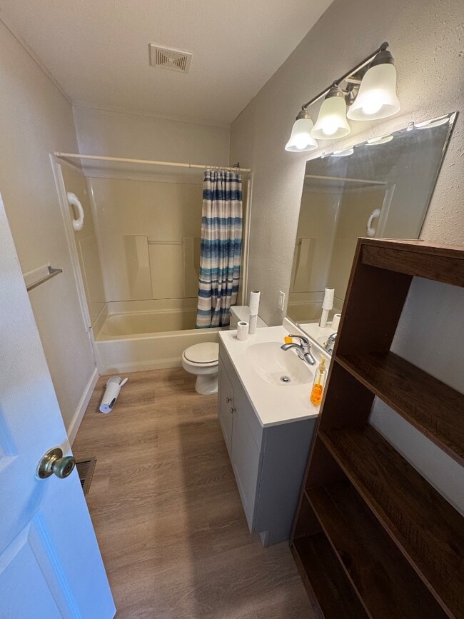 Building Photo - Nth 14 St